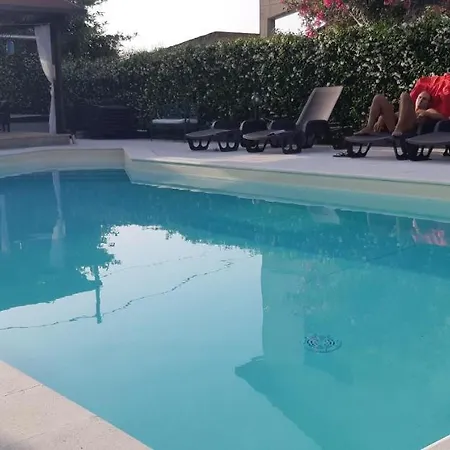 Nonna Anita Palace מלון נארני